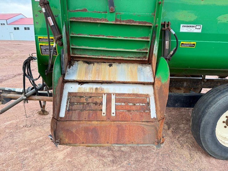 john-deere-127-image-8