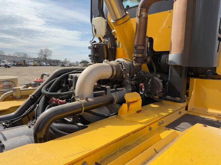 2012-gvm-ut5212-powerplatform-multipurpose-vehicle-image-23