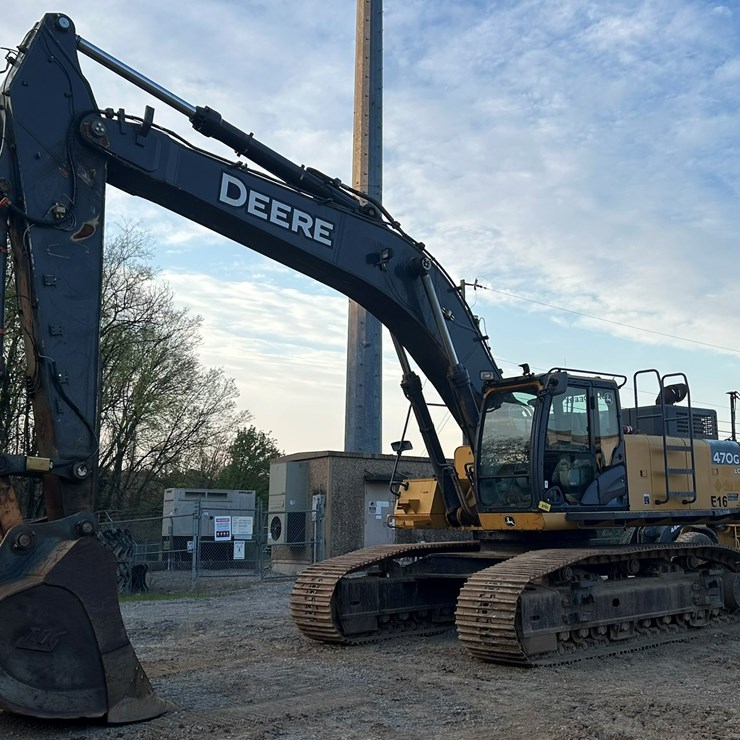 DEERE 470G LC