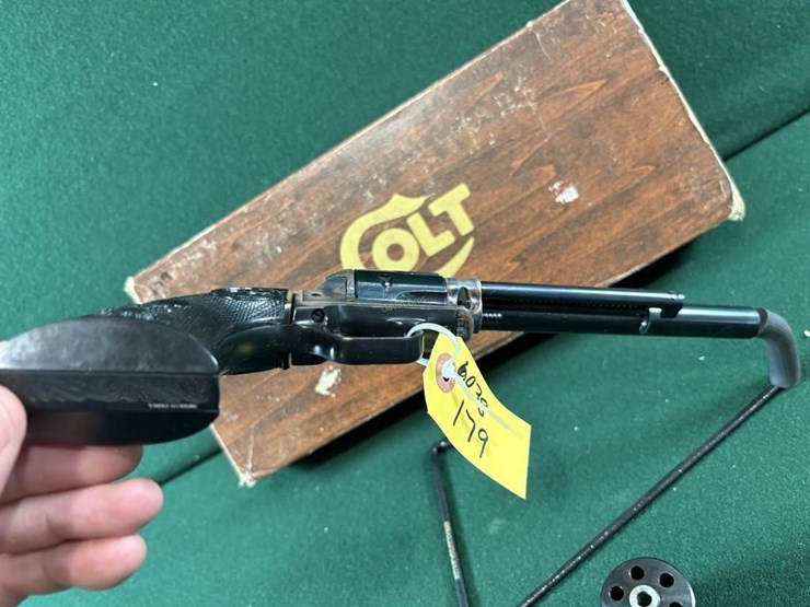 colt-new-frontier-22cal-revolver-image-7