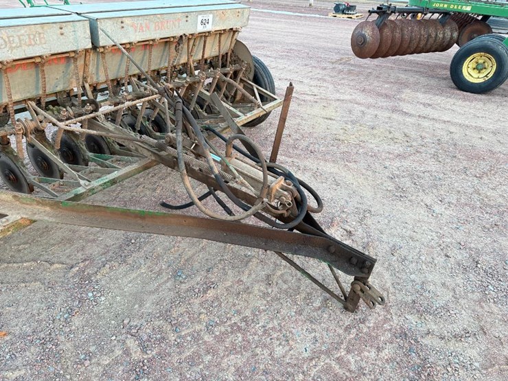 john-deere-b-image-10