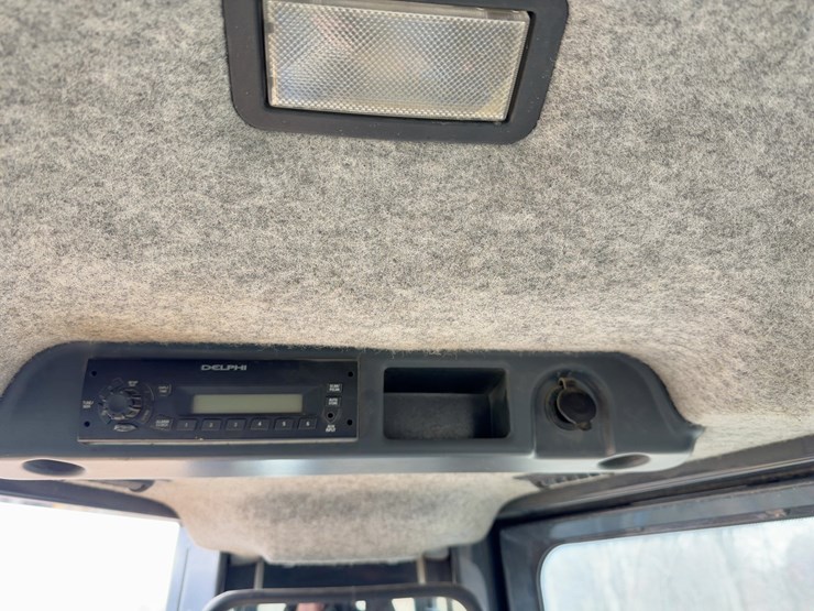 2014-deere-750k-lgp-image-38