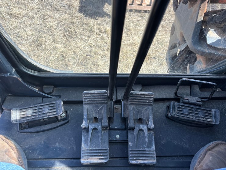 hitachi-60d-hydraulic-excavator-image-18