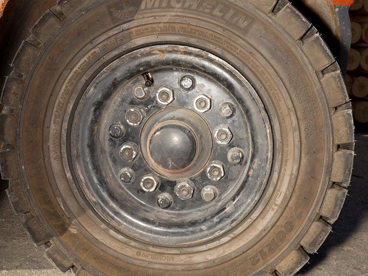 2016-toyota-8fg35u-image-21