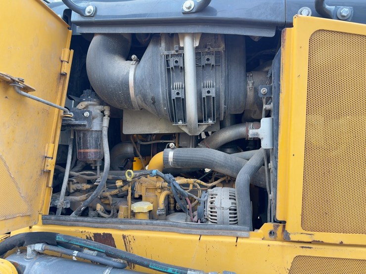 2014-deere-750k-lgp-image-29