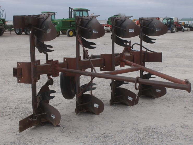 international-140-image-5