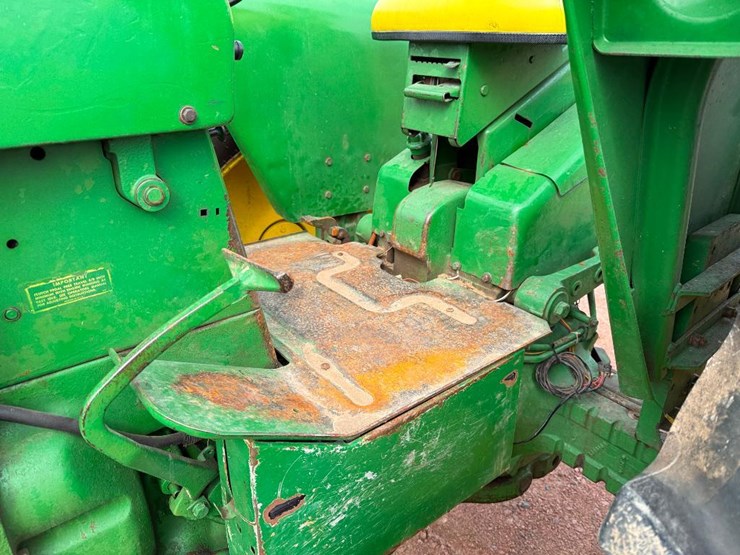john-deere-4020-image-33