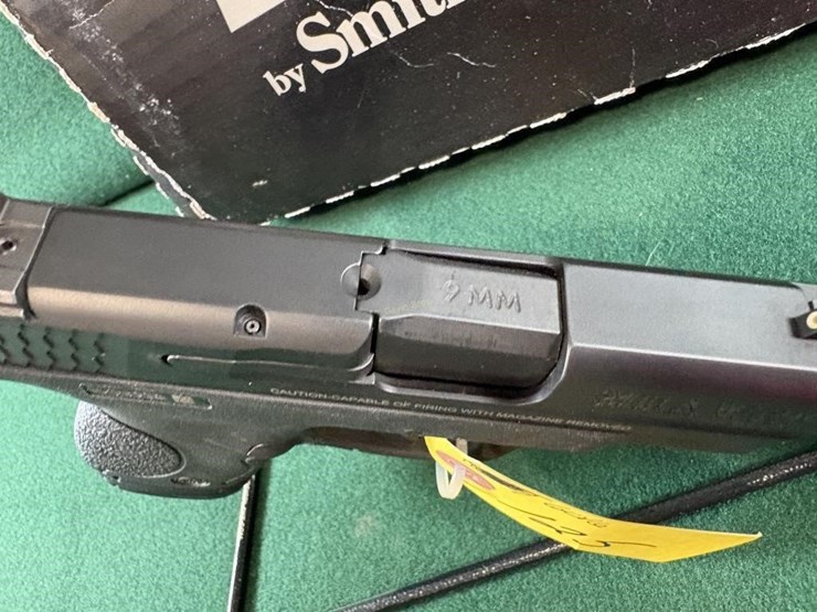 smith-&-wesson-m&p-9-shield-9mm-pistol-image-4
