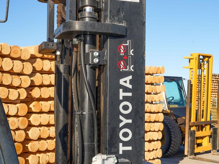 2016-toyota-8fg35u-image-36