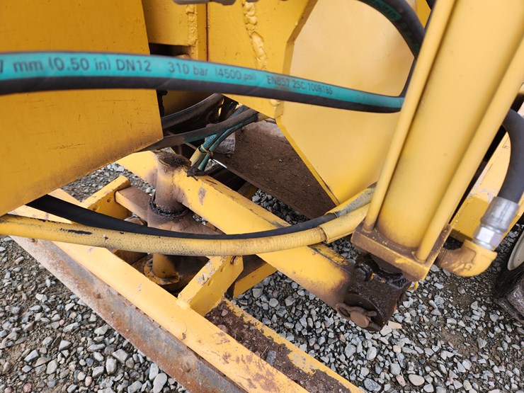 massey-ferguson-8-image-23