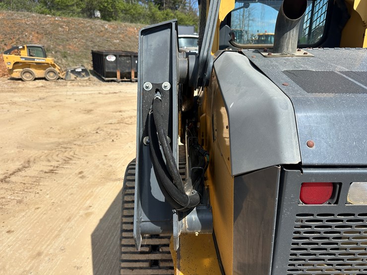 2017-deere-333g-image-16