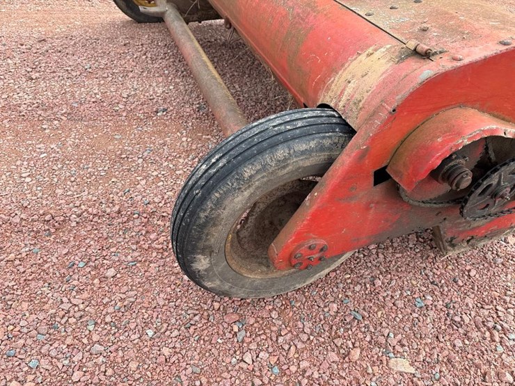 new-holland-36-image-11