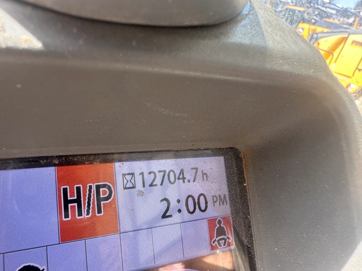 2016-deere-470g-lc-image-40