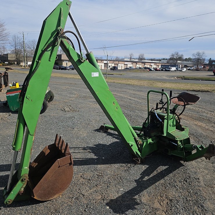 BACKHOE ATTACHMENT