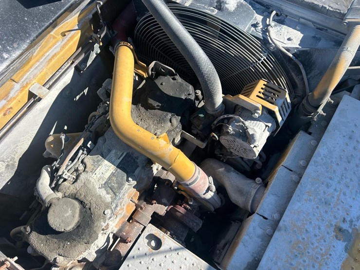 2011-caterpillar-329d-image-26