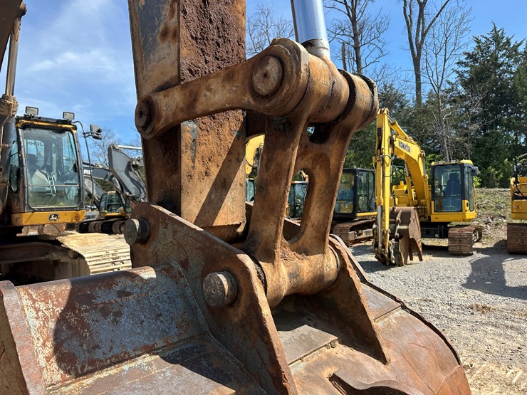 2016-deere-470g-lc-image-22