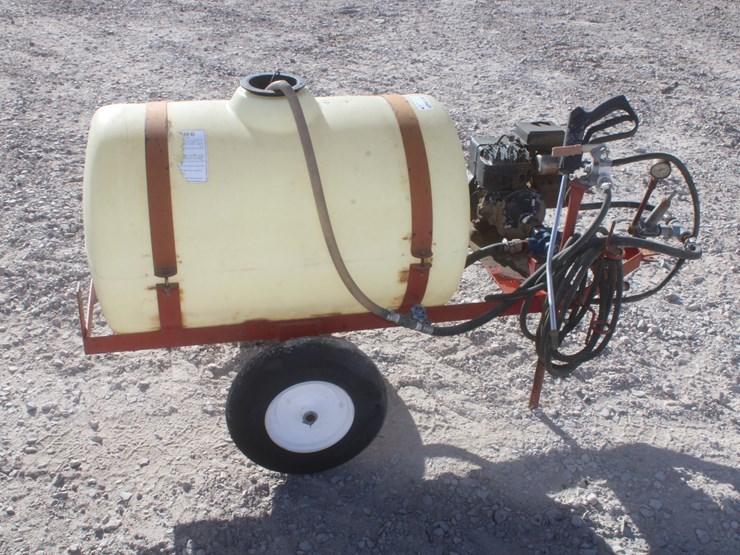 #3093-•-55-gallon-pull-type-sprayer-with-gas-motor-image-3