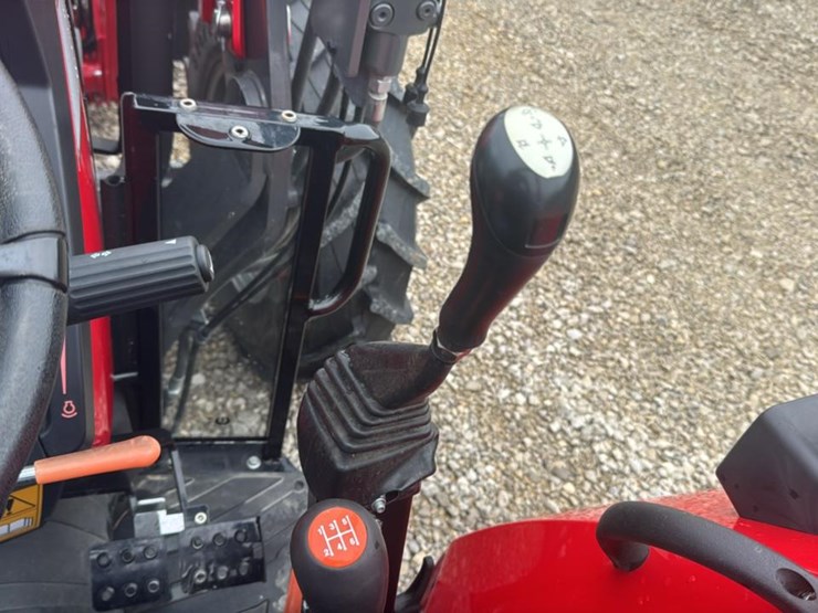 2023-massey-ferguson-4707-image-35