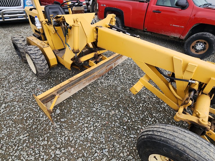 massey-ferguson-8-image-11