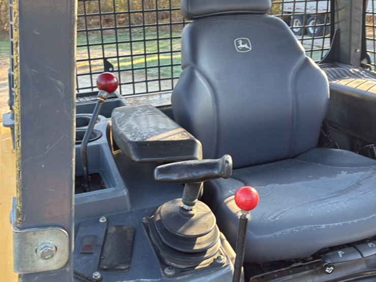 2019-deere-650k-lgp-image-23