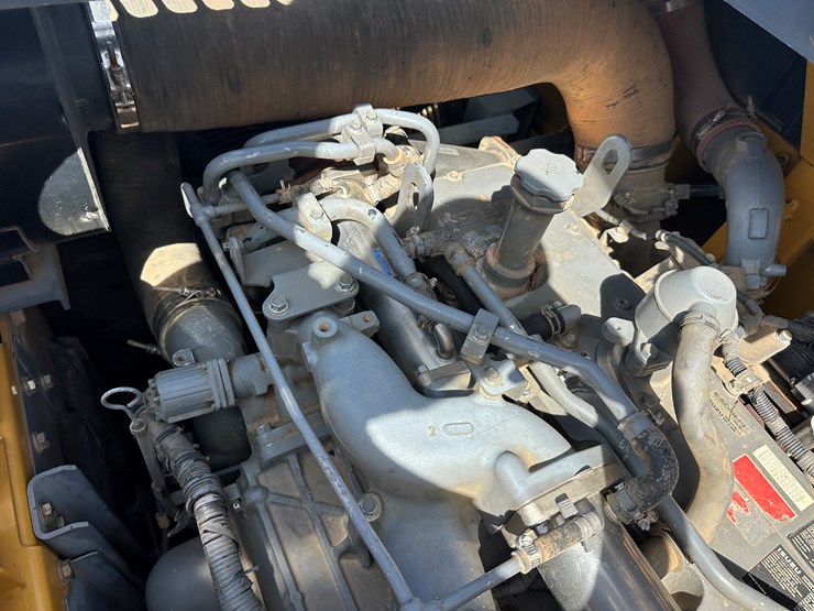 2016-deere-470g-lc-image-35