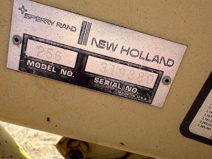 new-holland-256-image-6