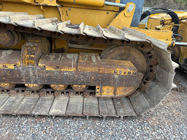 2006-deere-700j-image-40