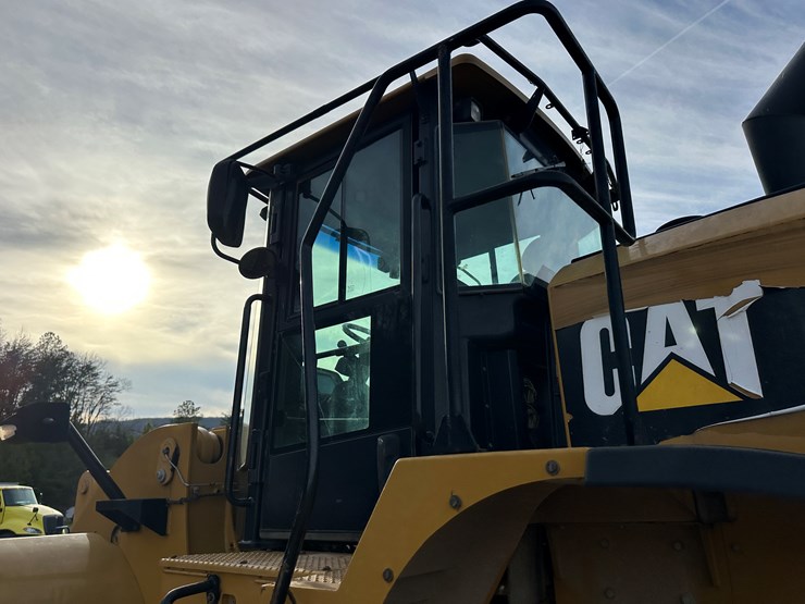 2012-caterpillar-950k-image-21