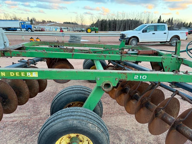 john-deere-210-image-18