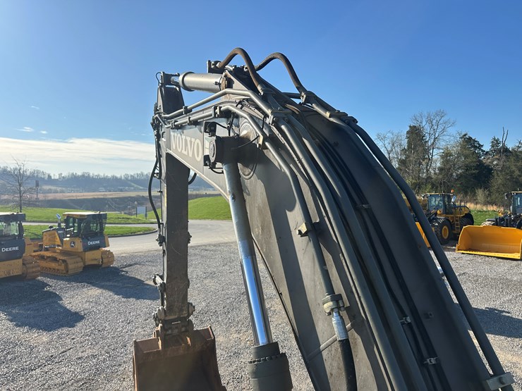 2017-volvo-ec350el-image-37