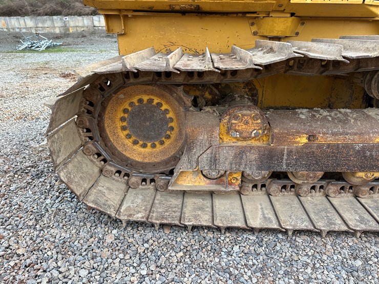 2006-deere-700j-image-38