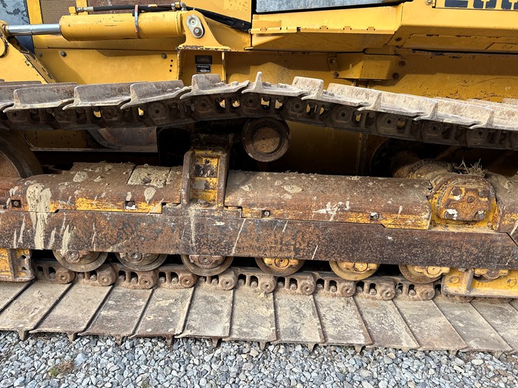 2006-deere-700j-image-47