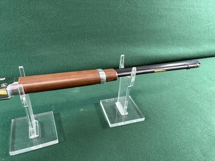 henry-mdl.h004sv-17-hmr-rifle-image-9