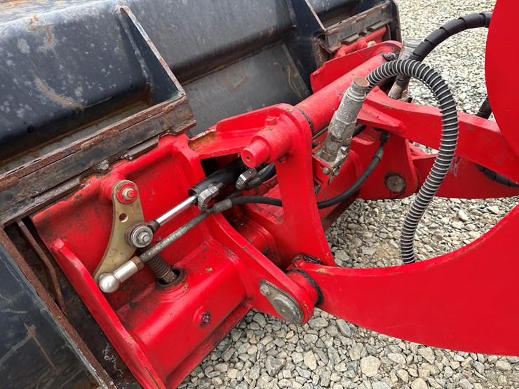 2014-takeuchi-tw40-image-13