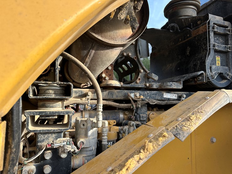 2012-caterpillar-950k-image-38