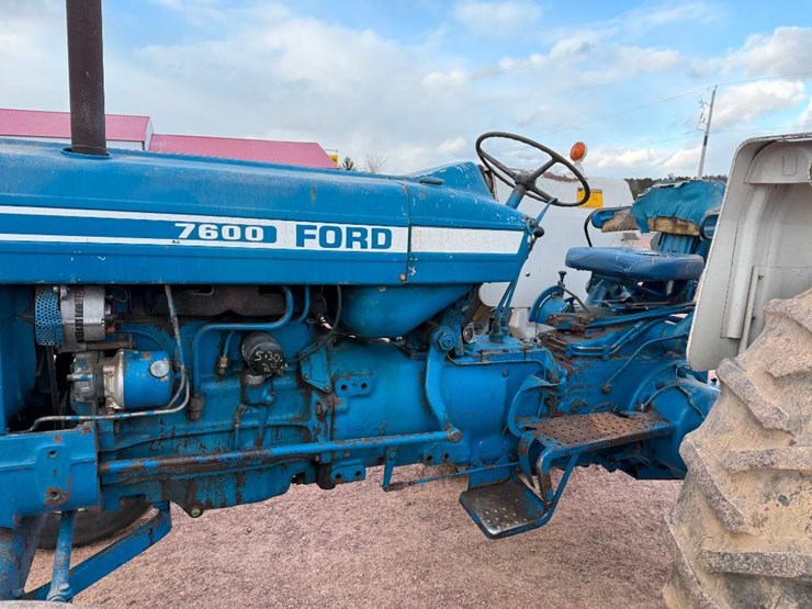 ford-7600-image-12
