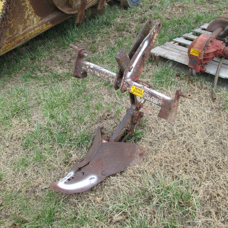 #38162 • Middle Buster