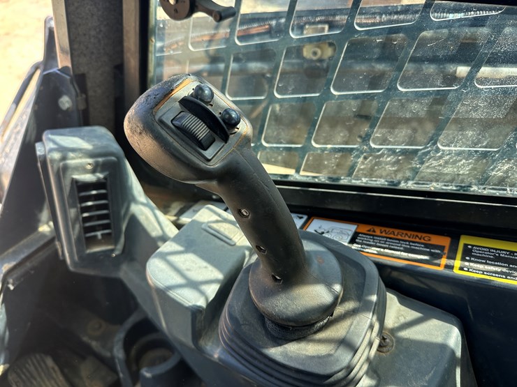 2017-deere-333g-image-28