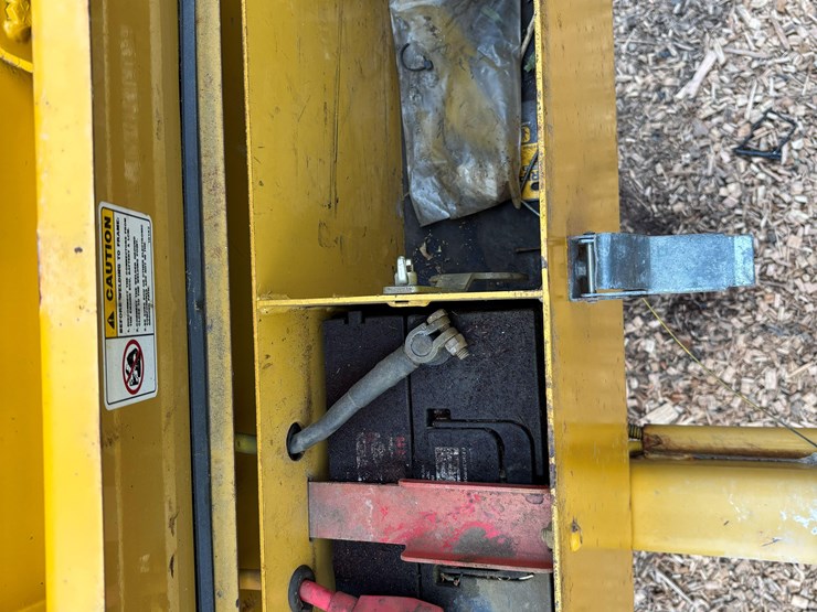 #151-•-2016-rayco-chipper-image-8