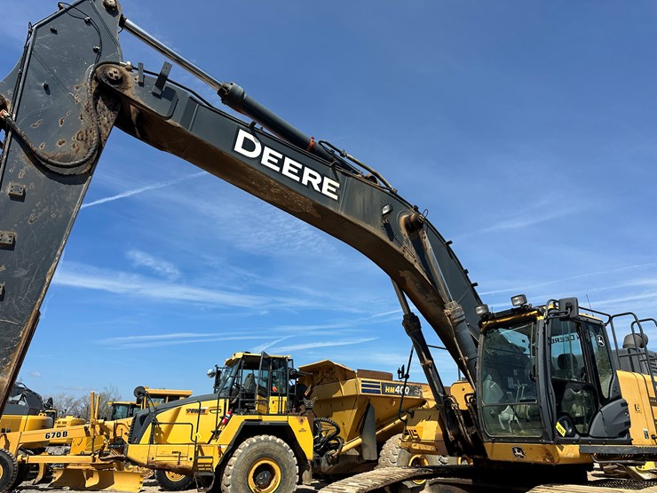 2016-deere-470g-lc-image-30