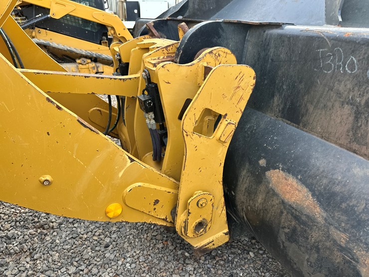 2016-caterpillar-938m-image-17