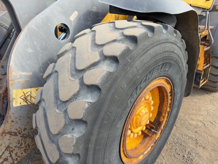 2013-volvo-l70g-image-16