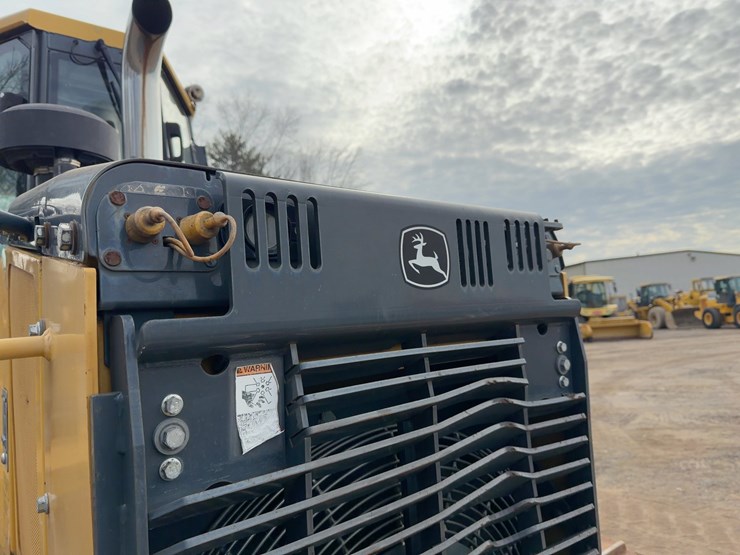 2014-deere-750k-lgp-image-34