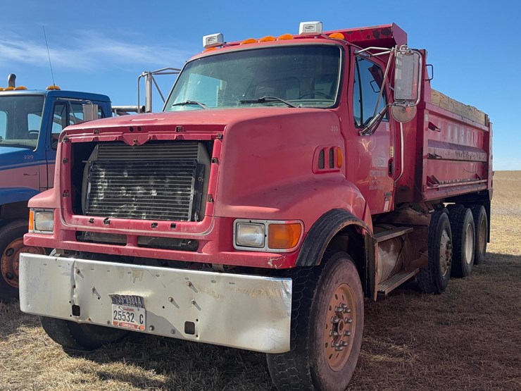 2003-sterling-lt9500-image-1