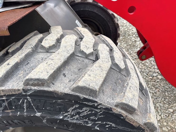 2014-takeuchi-tw40-image-54