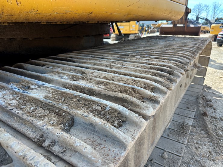 2016-deere-470g-lc-image-61