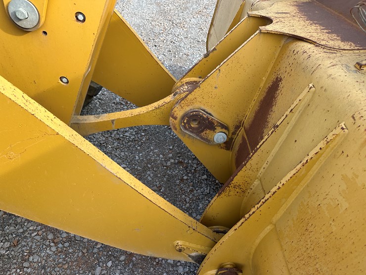 2012-caterpillar-950k-image-13