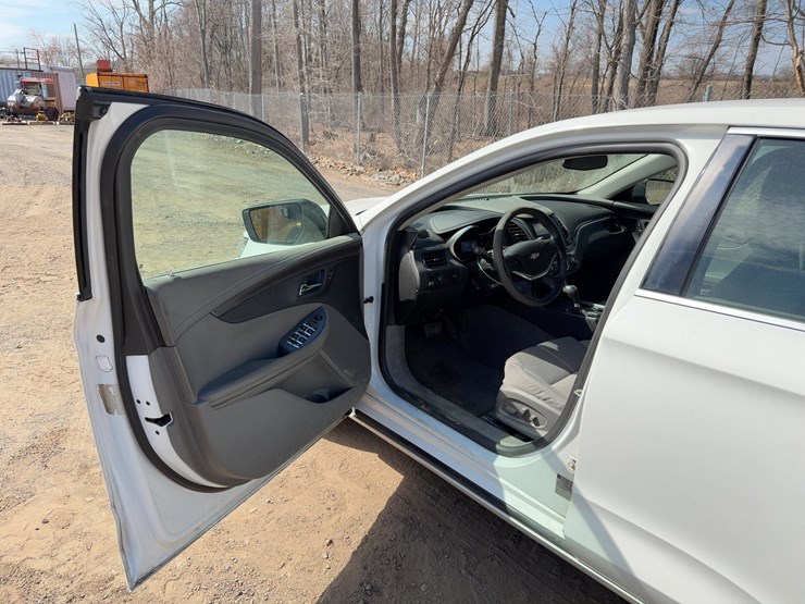 2015-chevrolet-impala-ls-automobile-image-14