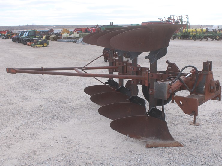 international-140-image-4