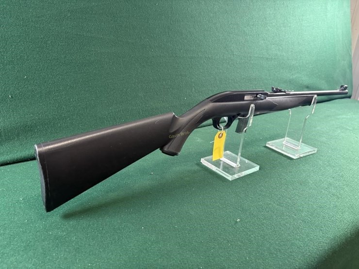 mossberg-int'l-702-plinkster-22lr-rifle-image-2